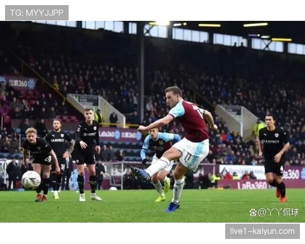 伯恩利长传结合低位防守 场均12次夺回球权展现逼抢效率